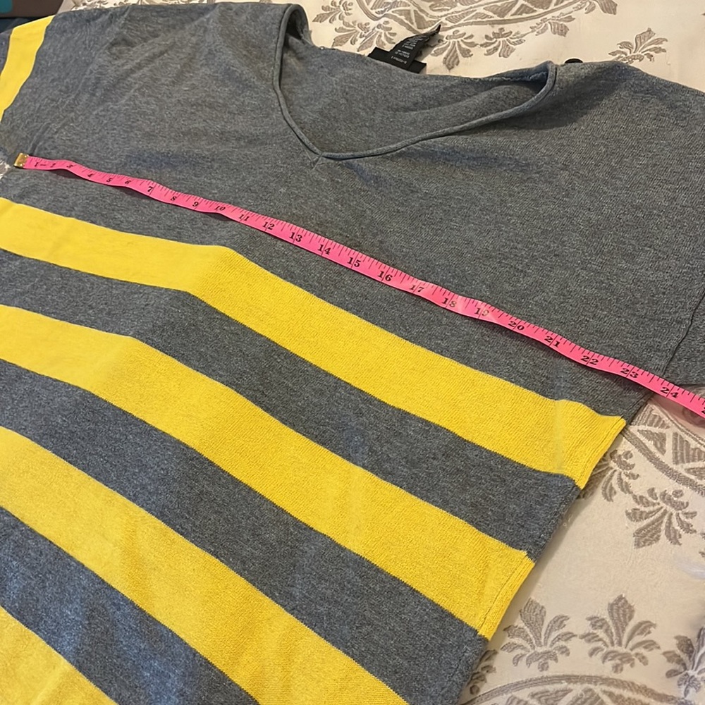 Lane Bryant, Gray and yellow 3/4 sleeve sweater, size 14 - Picture 8 of 11